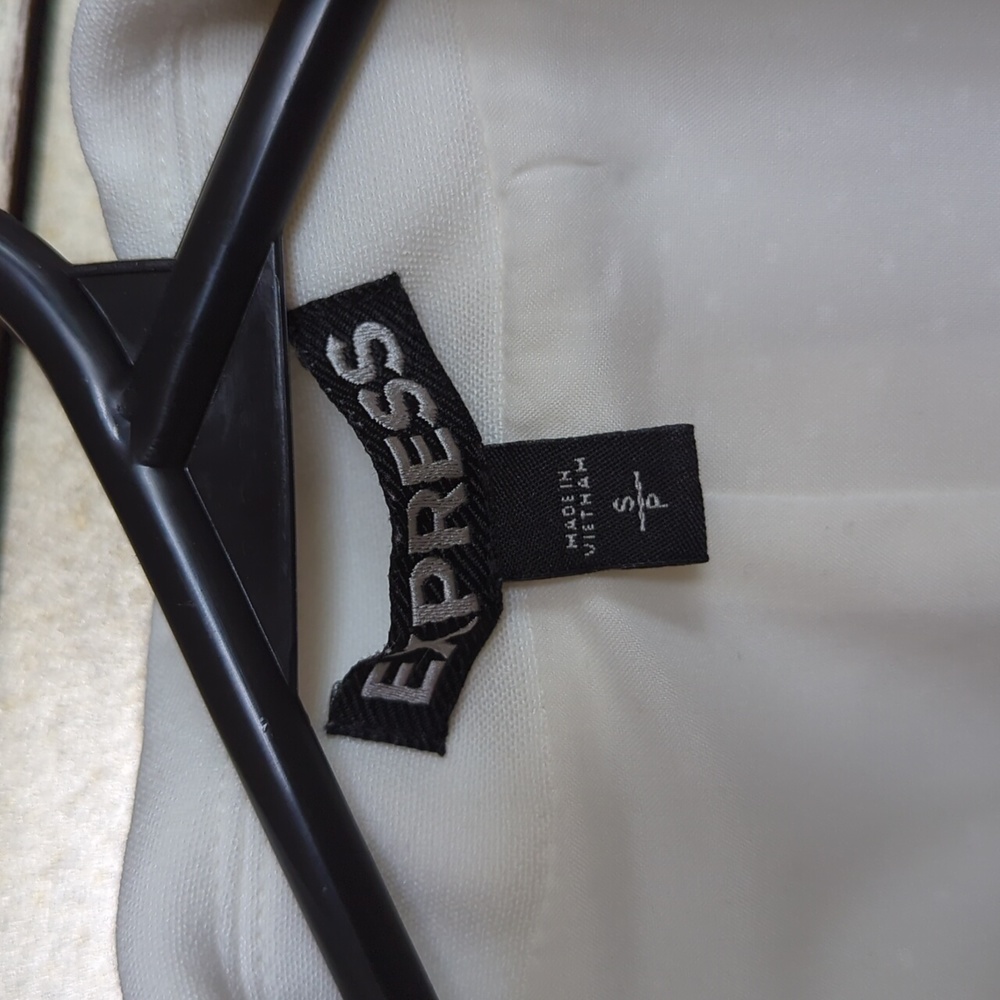 Express Vest - Picture 2 of 10